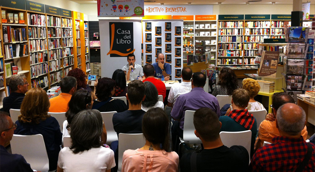 Luis Gonzalo Segura habló con los lectores sobre Un paso al frente