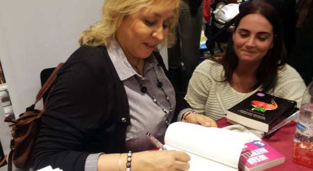 Megan Maxwell llenó Casa del Libro de Zaragoza
